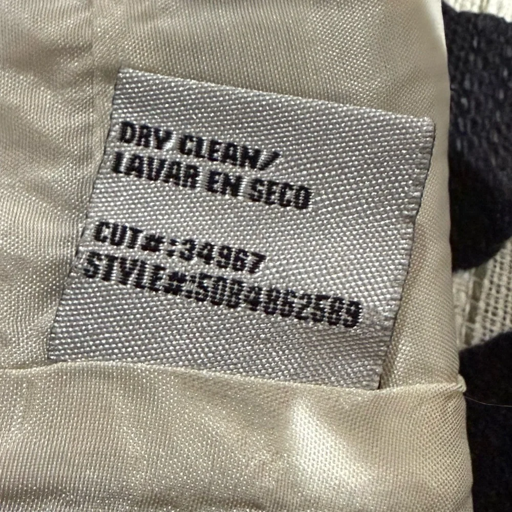 I.C.E. Black & Cream Textured Floral Cropped Blazer Jacket - Picture 13 of 13